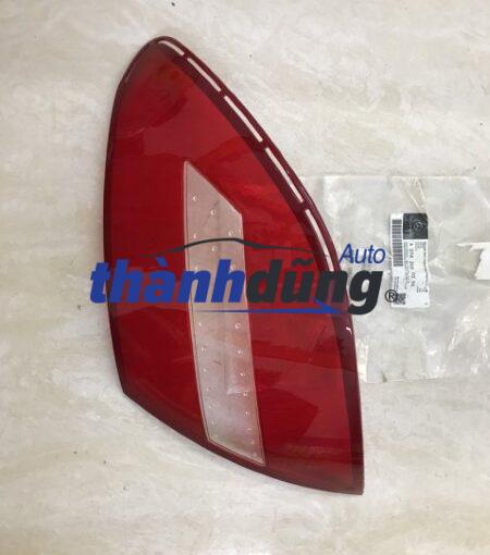NẮP CHỤP MẶT ĐÈN HẬU XE C200 2015
