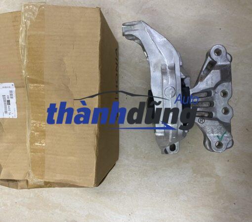 CHÂN MÁY TRƯỚC PEUGEOT 5008 | YL00940780