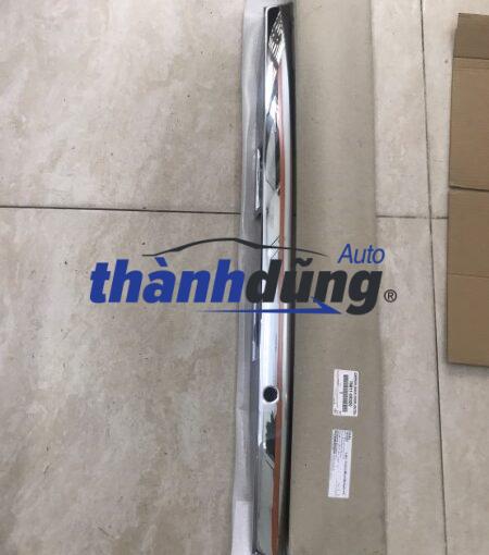 NẸP INOX CỐP HẬU TOYOTA FORTUNER 2005 | 768110K020