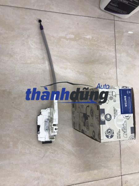 Ổ NGẬM KHÓA CỬA TRƯỚC TRÁI MERCEDES C250 2009-2015 | 2047201535