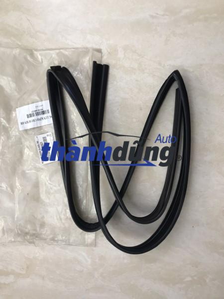 GIOĂNG LÊN KÍNH SAU TRÁI TOYOTA CAMRY | 6814206021