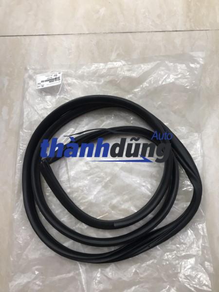 RON KHUNG CÁNH CỬA SAU PHẢI HYUNDAI TUCSON 2011 | 831202S000