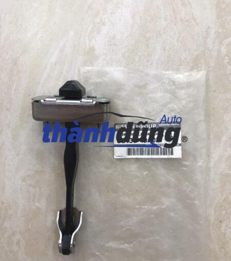 HẠN CHẾ CÁNH CỬA SAU PHẢI NISSAN NAVARA | 824303JA0A