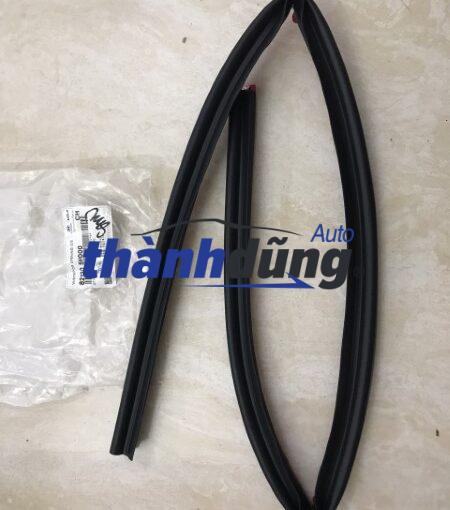 GIOĂNG NẸP KÍNH HYUNDAI HD72 | 821305H000