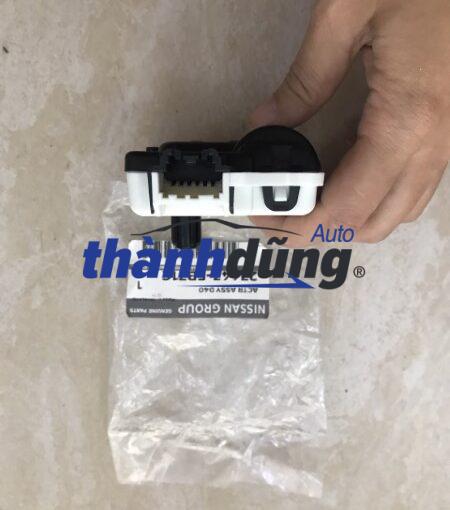 MÔ TƠ CHIA GIÓ ĐIỀU HÒA XE NISSAN NAVARA 2011