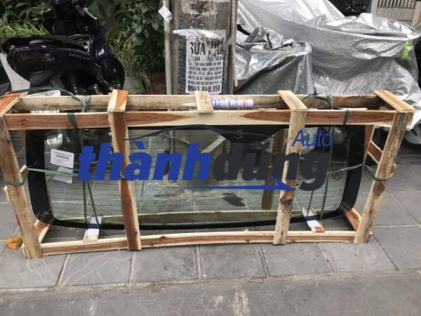 KÍNH CỐP HẬU TOYOTA HIACE 2.0L 2008