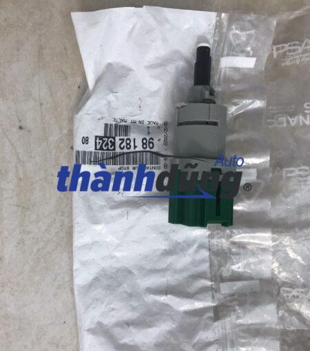 công tắc chân phanh peugeot 2008 | 9818232480