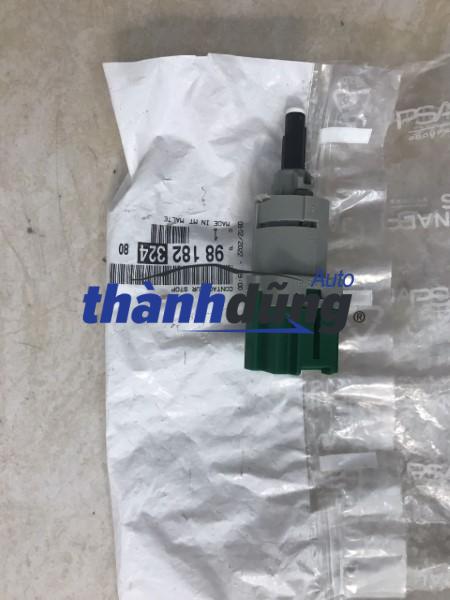 công tắc chân phanh peugeot 2008 | 9818232480
