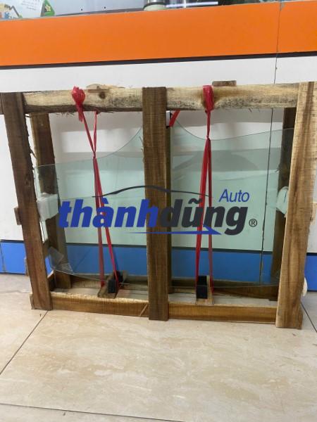 kính cánh cửa mercedes s63 amg | a2217200818