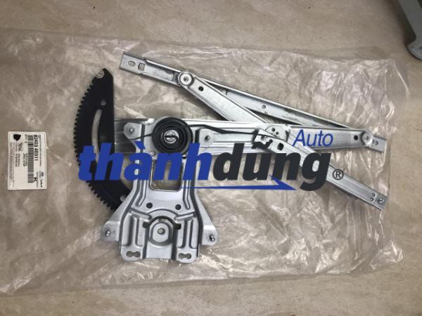 compa lên kính xe kia k2700 2006 | 8240-34e01