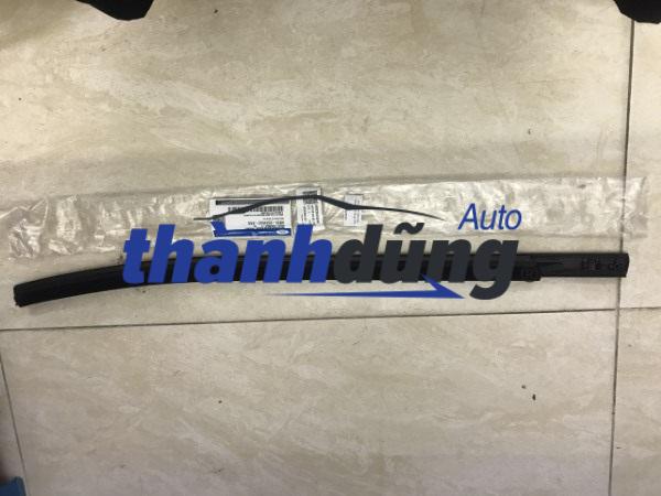 NẸP CHÂN KÍNH TRƯỚC PHỤ FORD RANGER 2020 | AB3926201A38AE - Ảnh 2