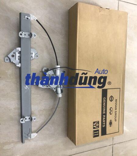 compa lên kính trước xe nissan navara 2018 | 807006kg1b