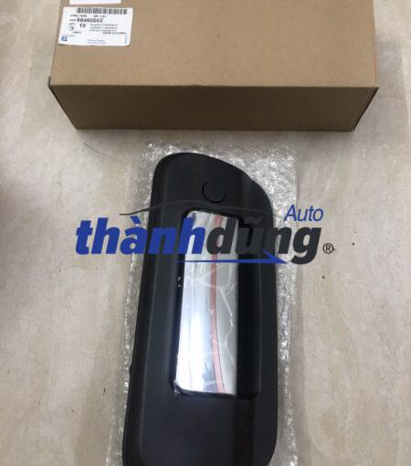 tay mở cốp thùng sau chevrolet colorado 2020 | 84641755