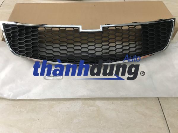 mặt ca lăng dưới chevrolet cruze 1.6l | 95028167