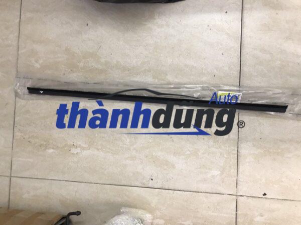 nẹp chân kính trong xe ssangyong musso 2005 | 7241706000