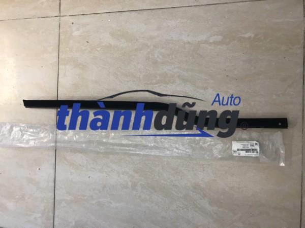 LÔNG NHEO CỬA NGOÀI HYUNDAI HD65 | 811615H000