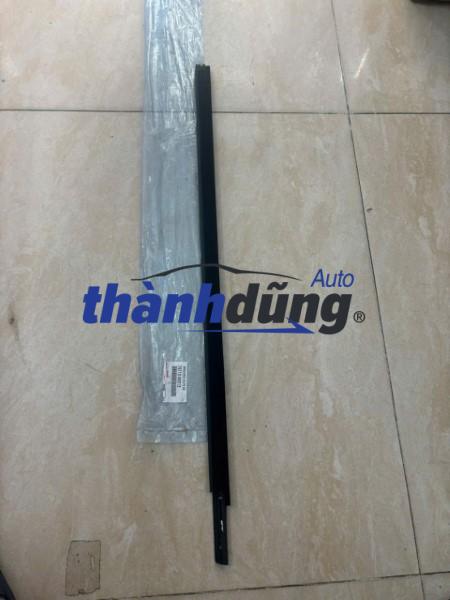 nẹp chân kính trước phụ toyota innova 2009 | 757100k012