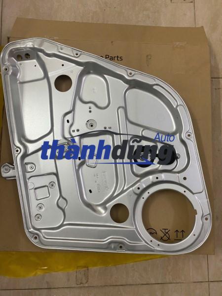 compa lên kính kia carens 2009 | 83402-1d011