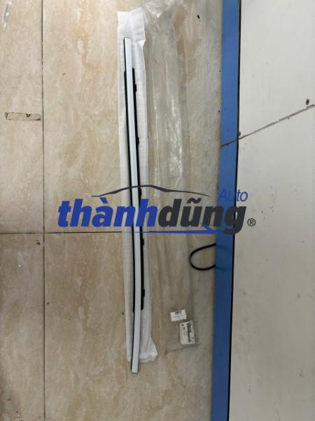 NẸP CHÂN KÍNH MẠ HYUNDAI SANTAFE 2023 | 83220-S1000 - Ảnh 2