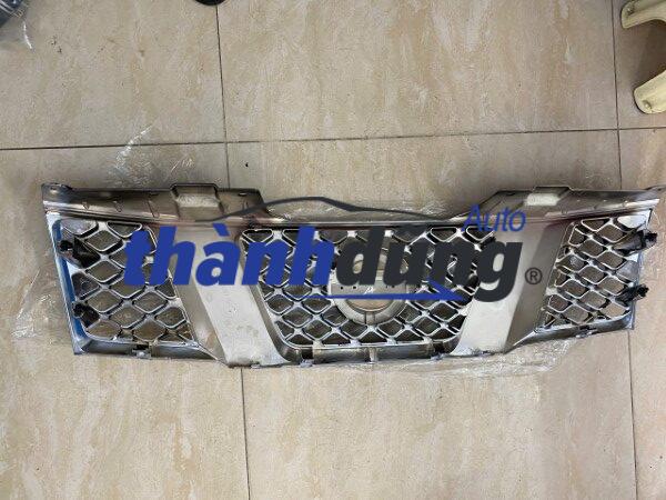 Mặt ga lăng xe NISSAN NAVARA 2011 | 62310-5X00B - Ảnh 2