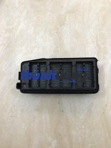 hộp cầu chì chevrolet captiva 2.0 2009 | 95037413