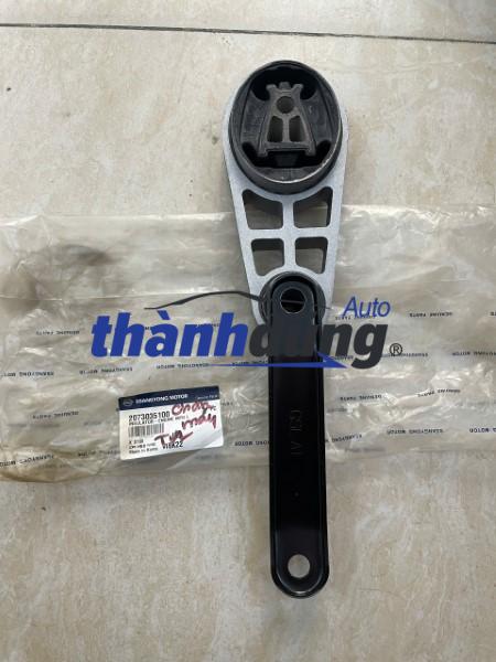 cao su chân máy dưới ssangyong rexton 2006 | 2073035100