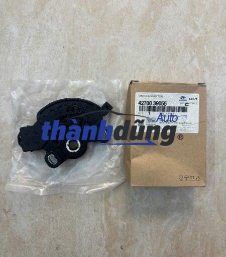 công tắc báo vị trí đi số kia carens | 4270039055