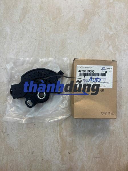 công tắc báo vị trí đi số kia carens | 4270039055