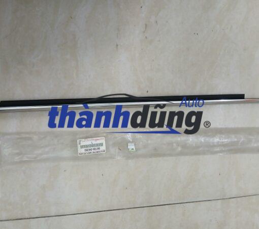 nẹp chân kính sau phải toyota fortuner | 681800k050