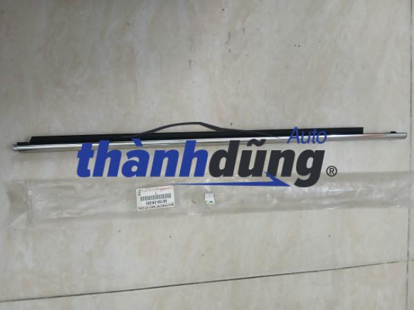 nẹp chân kính sau phải toyota fortuner | 681800k050