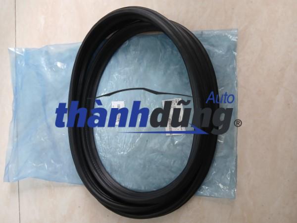 ron cốp hậu toyota fortuner tgn156 2017 | 67881-0k080