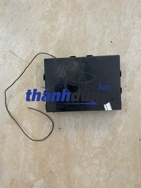 hộp điều khiển khóa cửa xe toyota camry 2006 | 89704-yy040
