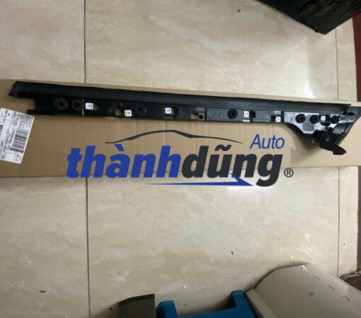 nẹp chân kính phải ford explorer 2020 | bb5z7803144ba