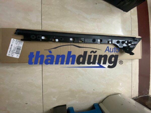 nẹp chân kính phải ford explorer 2020 | bb5z7803144ba