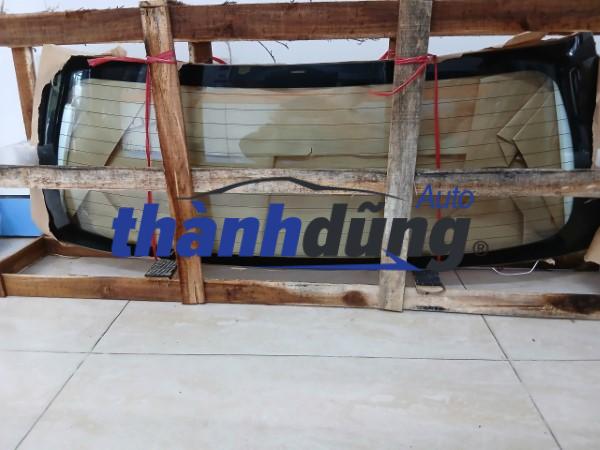 kính cốp hậu toyota fortuner 2012 | 681050k021