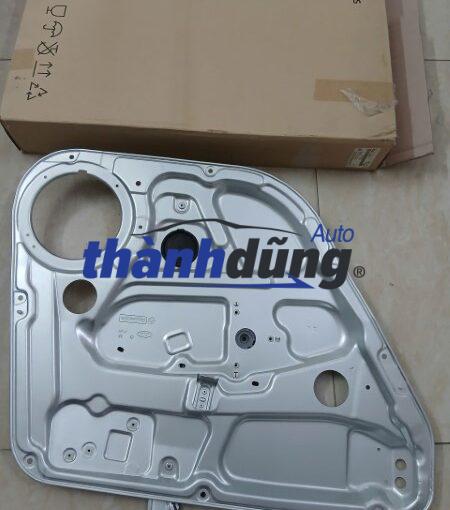 compa lên kính kia carens 2009 | 834011d011