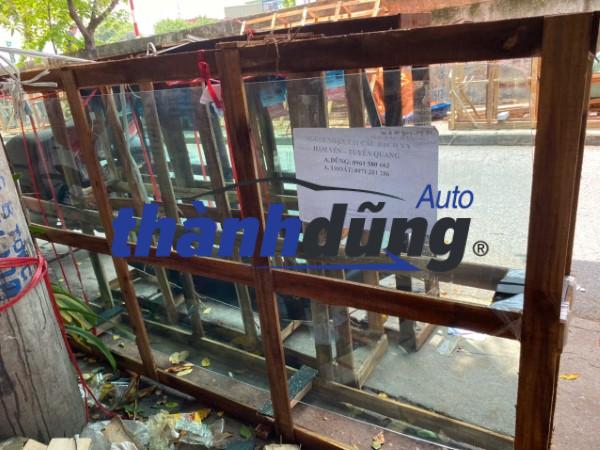 kính chắn gió xe ben howo 371hp | khw290842