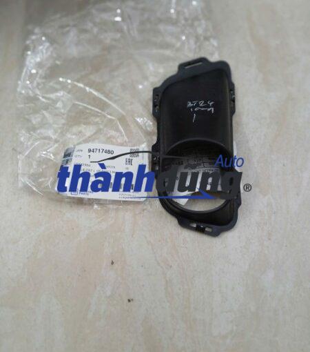 ốp đèn gầm chevrolet trailblazer 2014 | 94717480