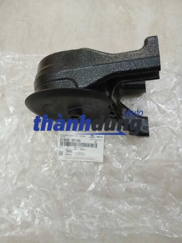 CHÂN MÁY SAU XE KIA SORENTO 2.4L | 219302P200