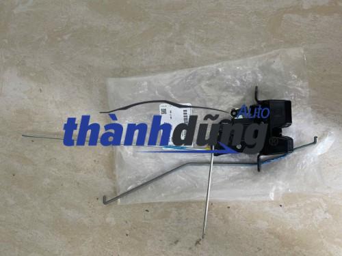 Ổ NGẬM CỐP HẬU XE CHEVROLET CAPTIVA 2.0L | 95040417