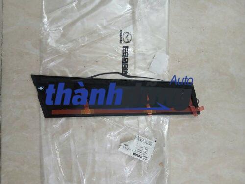 ỐP TRỤ NGOÀI CỬA TRƯỚC MAZDA 3 | BKC350M10 CHÍNH HÃNG