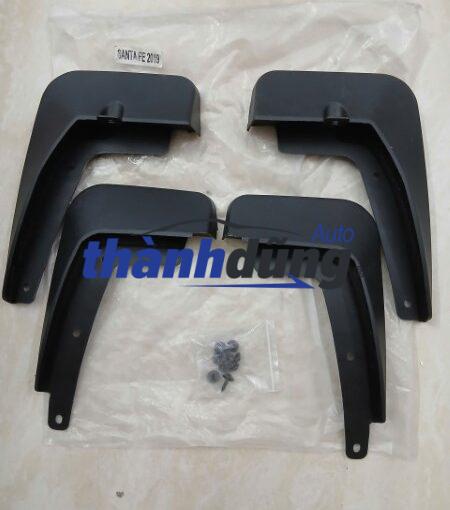 CHẮN BÙN BÁNH SAU PHẢI HYUNDAI SANTAFE 2019 | 86842S1000