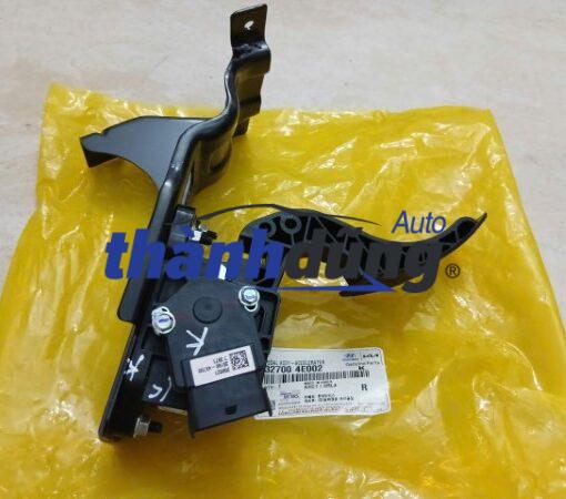 BÀN ĐẠP CHÂN GA ĐIỆN KIA BONGO 3 2010 | 327004E002