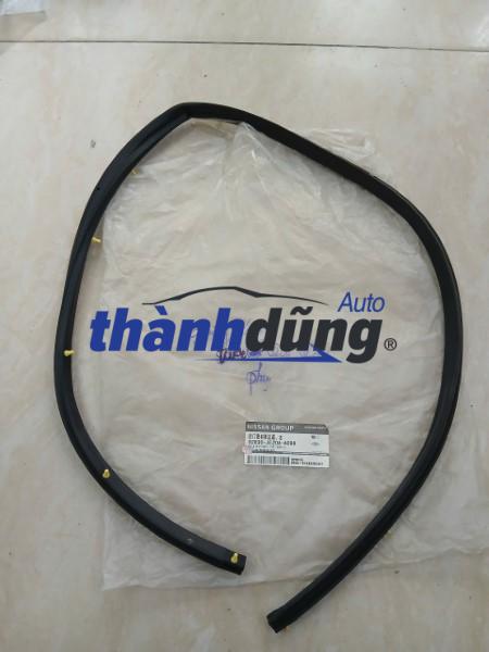 RON CÁNH CỬA SAU PHỤ NISSAN QASHQAI | 82830JE20A