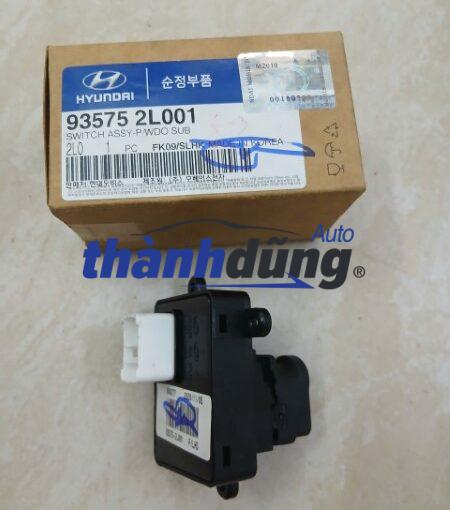 CÔNG TẮC LÊN KÍNH TRƯỚC PHẢI HYUNDAI I30 | 956701D000