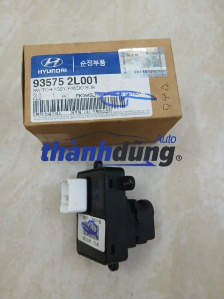 CÔNG TẮC LÊN KÍNH TRƯỚC PHẢI HYUNDAI I30 | 956701D000