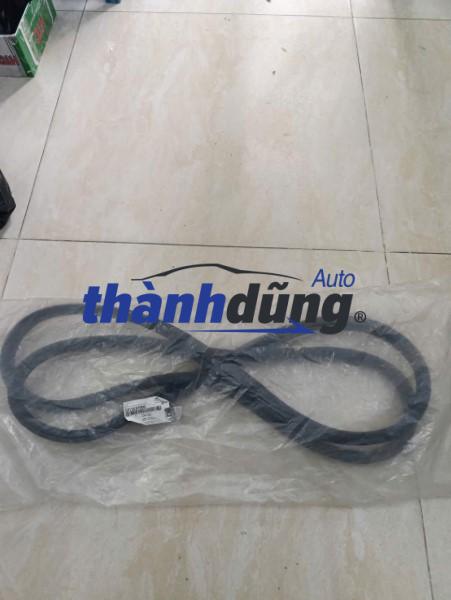 RON KHUNG CỬA SAU PHẢI HYUNDAI SANTAFE 2021 | 83110S1000