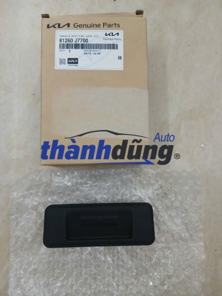 TAY MỞ CỐP SAU XE KIA SONET 2024 | 81260J7700