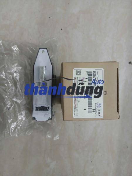 CÔNG TẮC NÂNG HẠ KÍNH TỔNG HYUNDAI SANTAFE | 935702W050