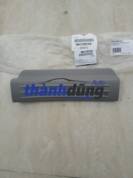 ỐP BỆ BƯỚC SAU TRÁI MITSUBISHI TRITON 2012 | MN123961HA